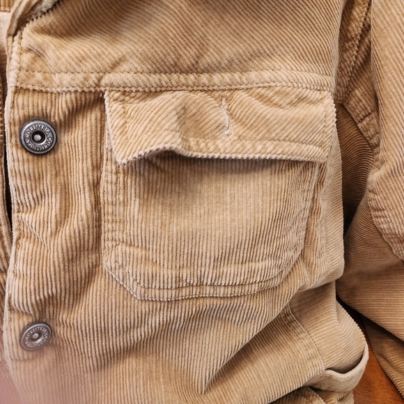 Columbia Tan and Cream Jean Jacket Rugged Design. Excellent Condition. - Picture 6 of 7